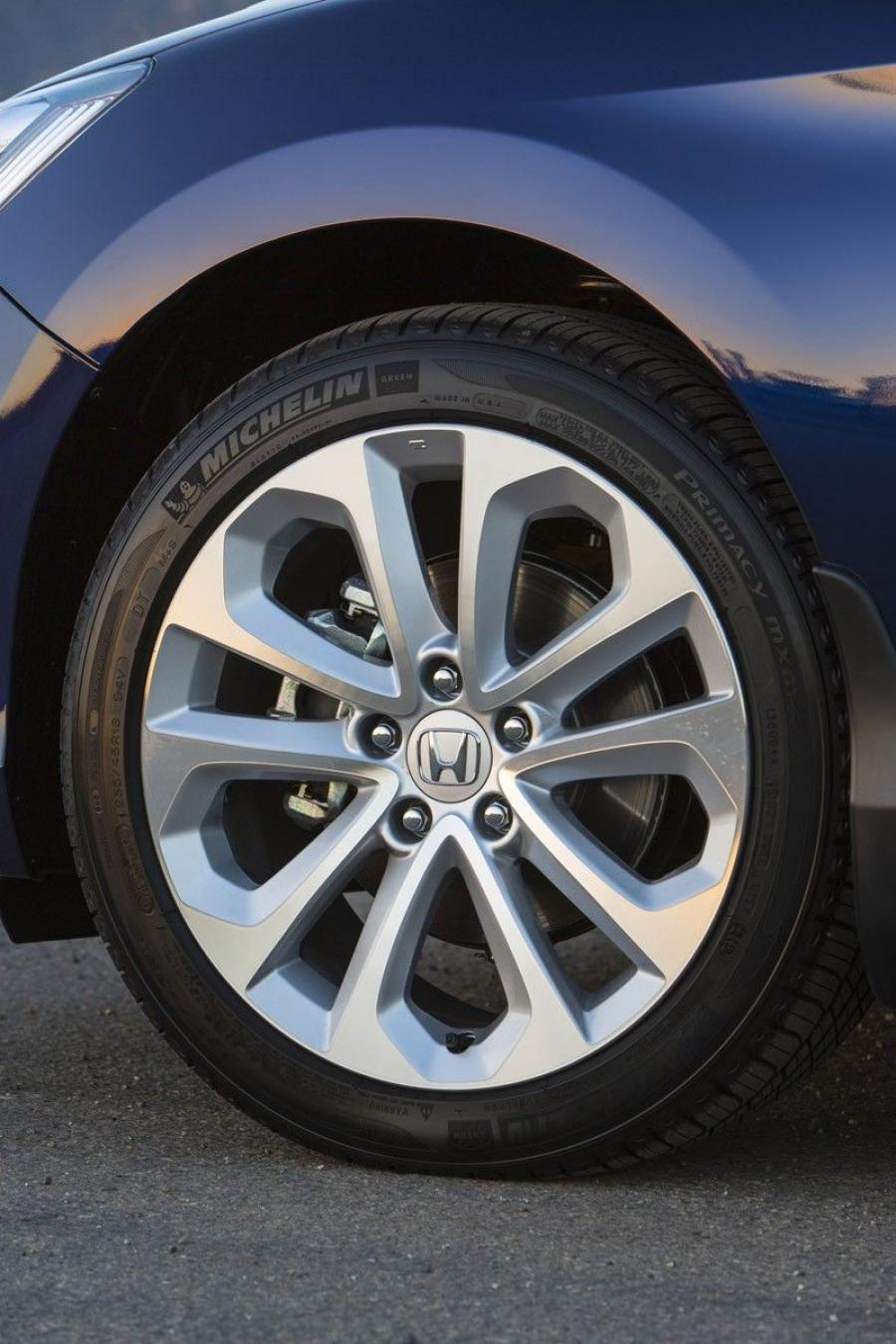  Honda Accord Touring Sedan 2013 года  (фото 16 из 19)